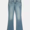 Blugi bootcut cu talie joasă, cu spălare medie, cu flori brodate Blugi bootcut cu talie joasă, cu spălare medie, cu flori brodate