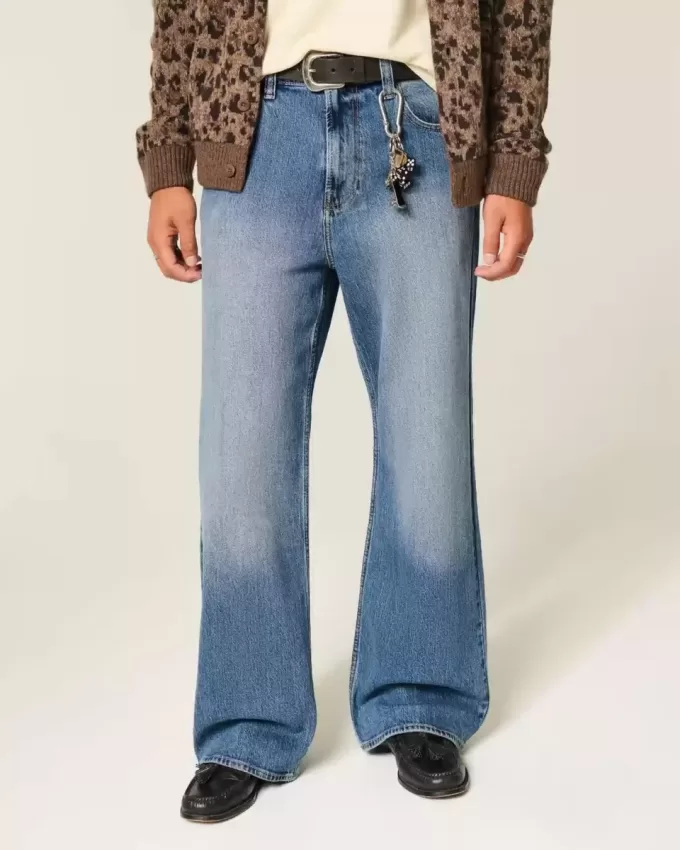 Blugi bootcut largi cu spalare medie Blugi bootcut largi cu spalare medie