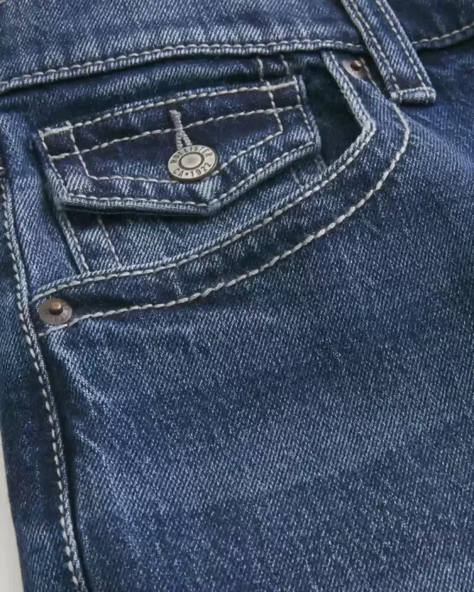 Blugi bootcut largi la culoare închisă Blugi bootcut largi la culoare închisă