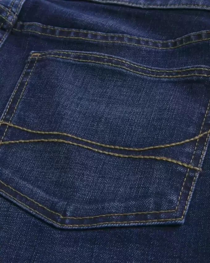 Blugi bootcut largi la culoare închisă Blugi bootcut largi la culoare închisă