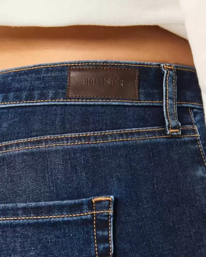 Blugi evazați, cu talie înaltă, de culoare închisă Blugi evazați, cu talie înaltă, de culoare închisă