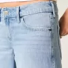 Blugi largi, cu talie joasă, spălate ușoare, fundite cu împânzire Blugi largi, cu talie joasă, spălate ușoare, fundite cu împânzire