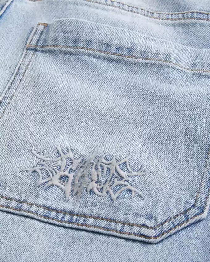 Blugi largi Skater cu spalare ușoară brodați Blugi largi Skater cu spalare ușoară brodați