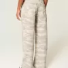 Blugi largi Y2K Camo cu talie joasa Blugi largi Y2K Camo cu talie joasa