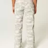 Blugi largi Y2K Camo cu talie joasa si curbate Blugi largi Y2K Camo cu talie joasa si curbate