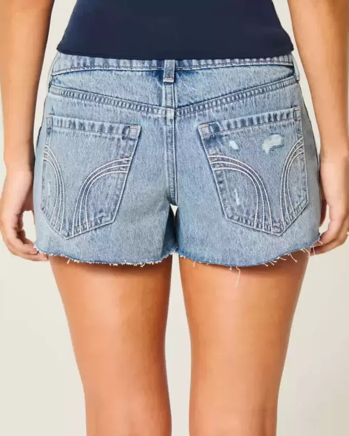 Mini pantaloni scurți din denim brodat cu talie foarte joasă Mini pantaloni scurți din denim brodat cu talie foarte joasă