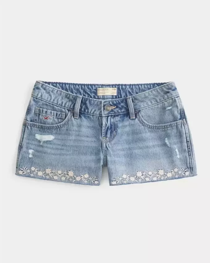 Mini pantaloni scurți din denim brodat cu talie foarte joasă Mini pantaloni scurți din denim brodat cu talie foarte joasă