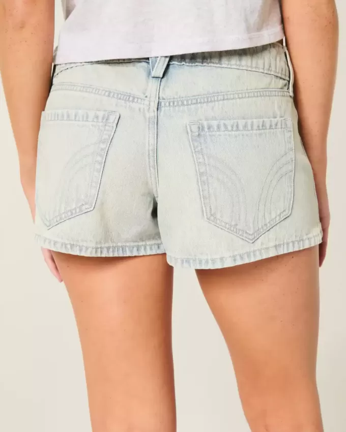 Mini pantaloni scurti din denim cu talie joasă Mini pantaloni scurti din denim cu talie joasă