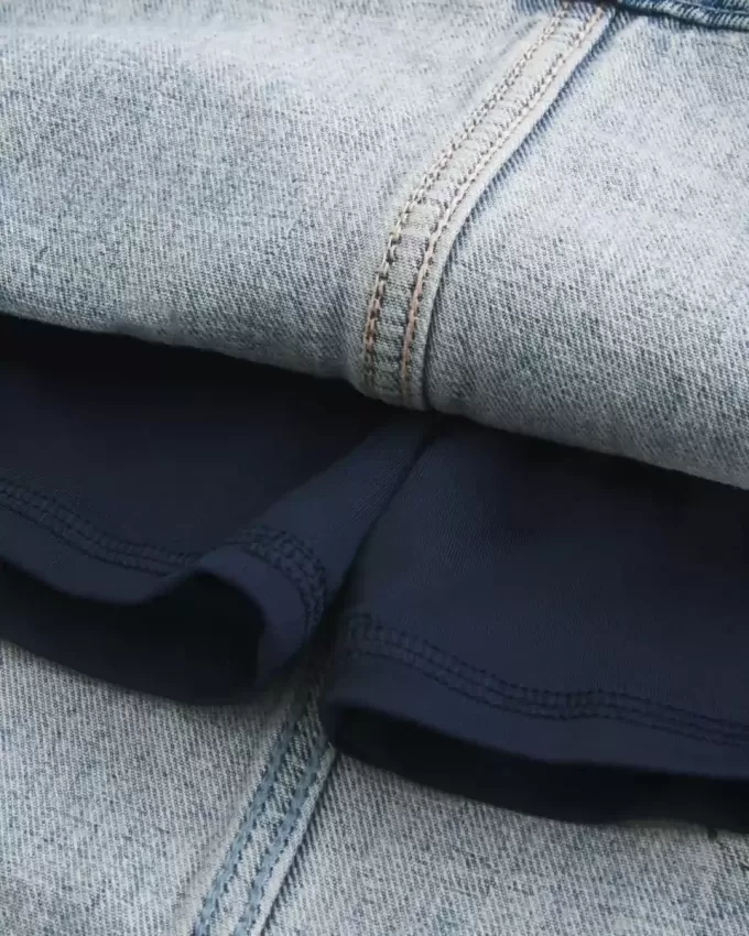 Mini-short din denim cu spalare usoara Mini-short din denim cu spalare usoara