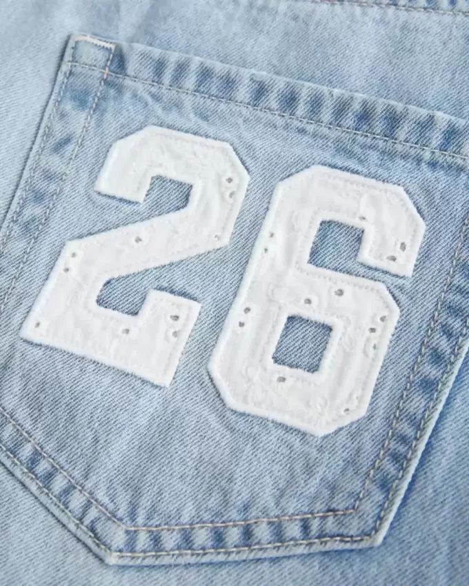 Mini-short din denim din clasa ’26 cu talie joasă Mini-short din denim din clasa ’26 cu talie joasă