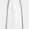 Pantaloni de sport cu picioare largi în dungi Pantaloni de sport cu picioare largi în dungi