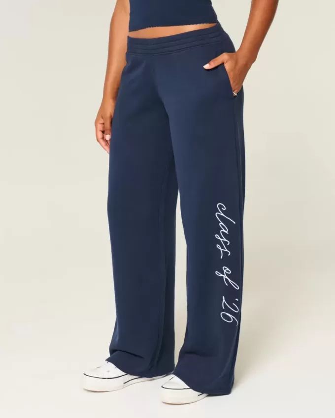 Pantaloni de sport largi din clasa ’26 Pantaloni de sport largi din clasa ’26