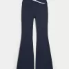Pantaloni evazați cu vârful Gilly Hicks Active Recharge Pantaloni evazați cu vârful Gilly Hicks Active Recharge