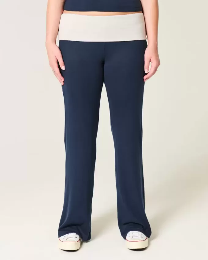 Pantaloni evazați din tricot cu talie pliabilă Pantaloni evazați din tricot cu talie pliabilă