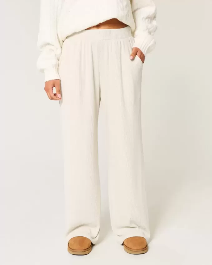 Pantaloni largi cu coaste confortabile Pantaloni largi cu coaste confortabile