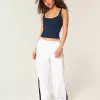 Pantaloni largi cu dungi Pantaloni largi cu dungi
