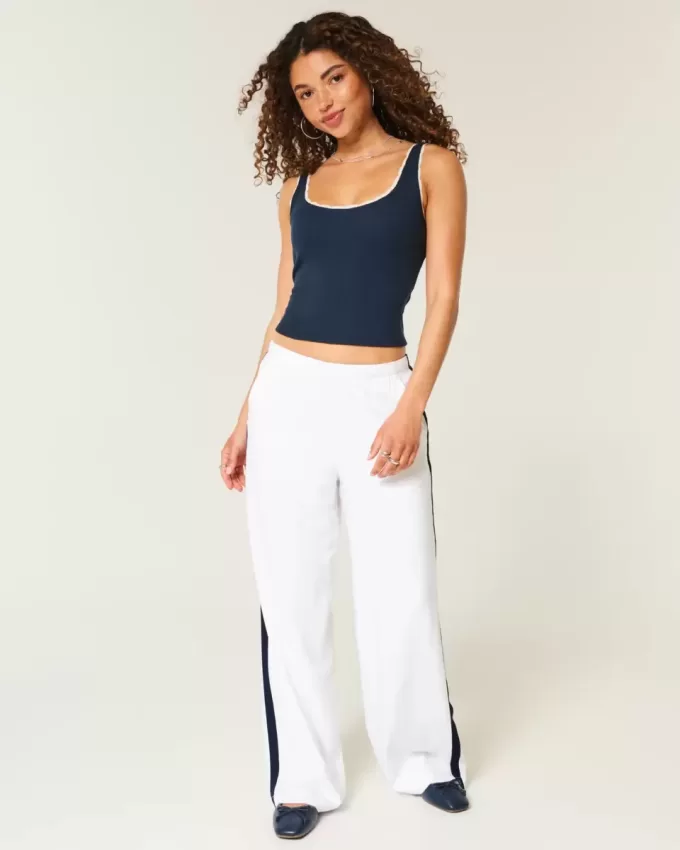 Pantaloni largi cu dungi Pantaloni largi cu dungi
