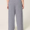 Pantaloni largi cu tragere din tricot Pantaloni largi cu tragere din tricot