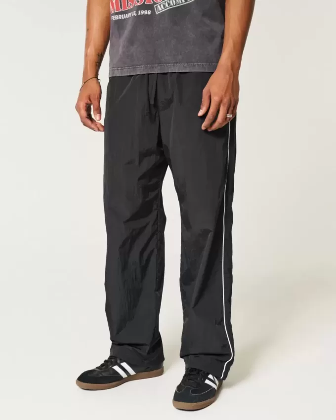 Pantaloni largi de sport