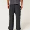 Pantaloni largi de sport