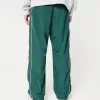 Pantaloni largi de sport