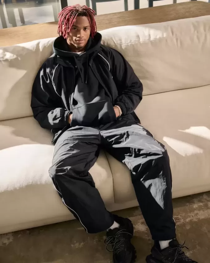 Pantaloni largi de sport
