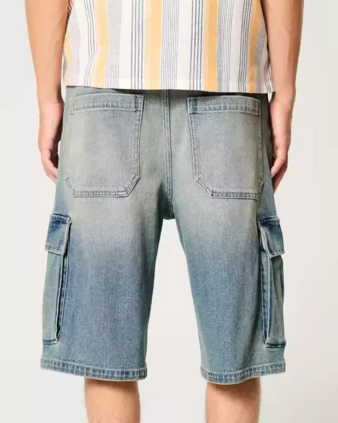 Pantaloni scurți cargo din denim cu spălare medie