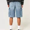 Pantaloni scurți cargo din denim cu spălare medie