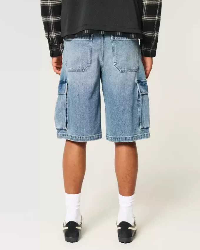 Pantaloni scurți cargo din denim cu spălare medie