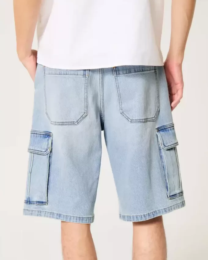 Pantaloni scurți cargo din denim largi