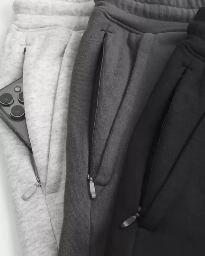 Pantaloni scurți cu logo Hollister Feel Good Fleece la mijlocul coapsei, pachet de 3 Pantaloni scurți cu logo Hollister Feel Good Fleece la mijlocul coapsei, pachet de 3