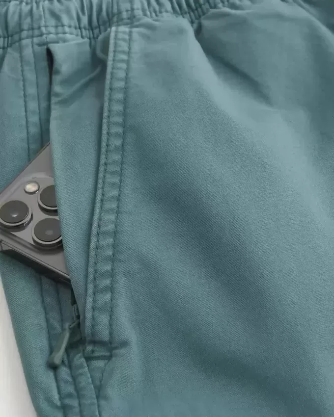 Pantaloni scurți cu tragere din twill la jumătatea coapsei Pantaloni scurți cu tragere din twill la jumătatea coapsei