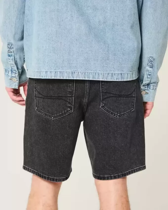 Pantaloni scurți de denim largi deasupra genunchiului