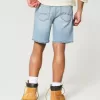 Pantaloni scurți de denim largi, învechiți deasupra genunchiului Pantaloni scurți de denim largi, învechiți deasupra genunchiului
