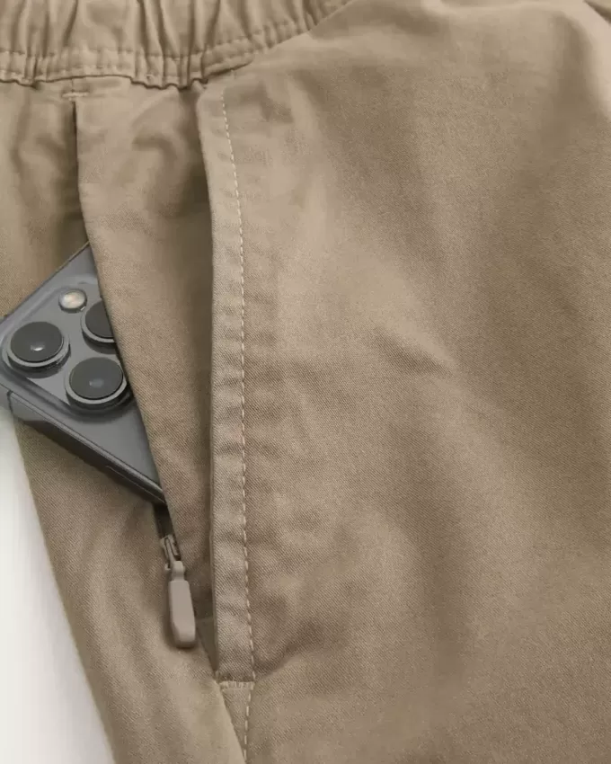 Pantaloni scurți de sarg cu tragere deasupra genunchiului Pantaloni scurți de sarg cu tragere deasupra genunchiului