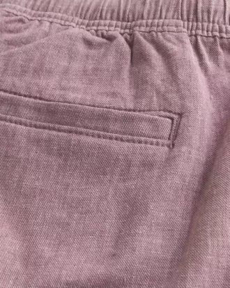 Pantaloni scurți din amestec de in deasupra genunchiului