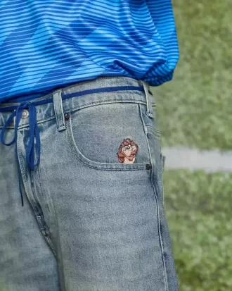 Pantaloni scurți din denim cu spalare medie Taz Graphic