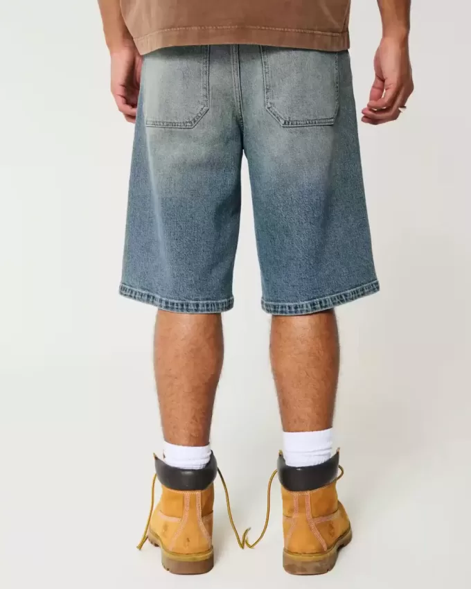 Pantaloni scurți din denim cu spalare medie Taz Graphic
