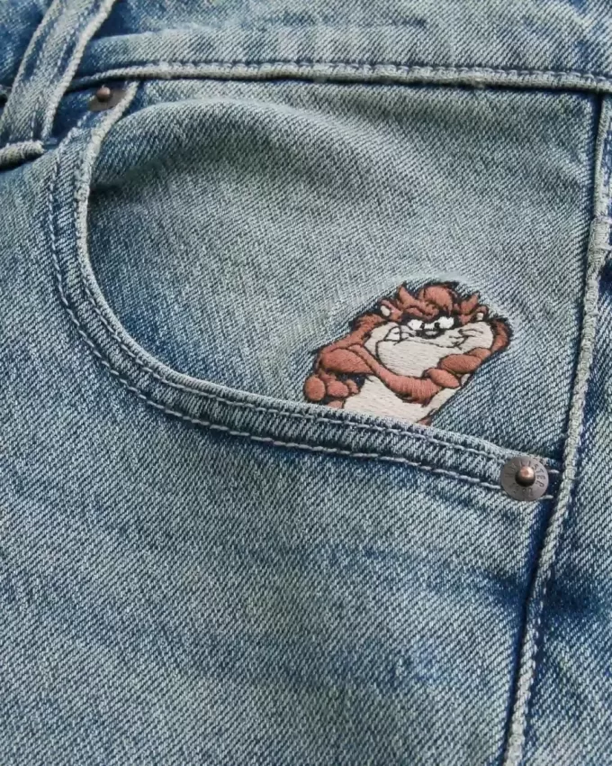 Pantaloni scurți din denim cu spalare medie Taz Graphic