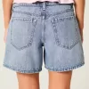 Pantaloni scurți din denim largi, cu talie rabatabilă, cu spalare medie, 5″ Pantaloni scurți din denim largi, cu talie rabatabilă, cu spalare medie, 5″