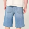 Pantaloni scurți din denim super largi, cu spălare medie sub genunchi