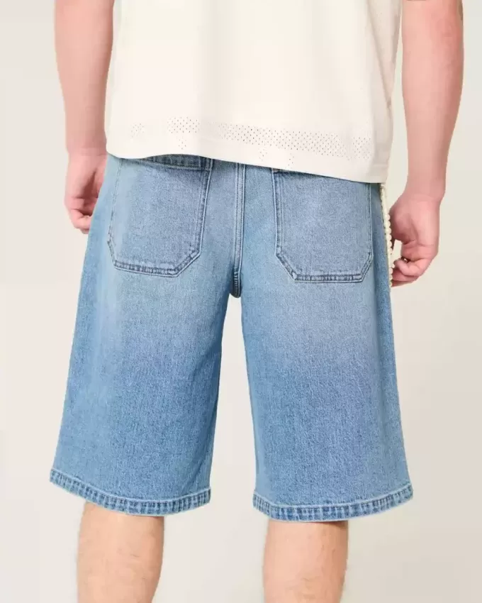 Pantaloni scurți din denim super largi, cu spălare medie sub genunchi