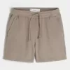 Pantaloni scurți din lână la jumătatea coapsei Pantaloni scurți din lână la jumătatea coapsei