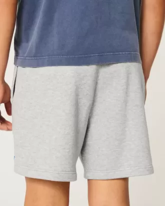 Pantaloni scurți Ford Graphic Hollister Feel Good Fleece la mijlocul coapsei