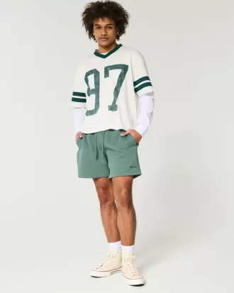 Pantaloni scurți Hollister Feel Good Fleece la mijlocul coapsei