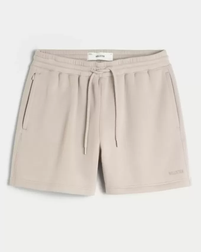 Pantaloni scurți Hollister Feel Good Fleece la mijlocul coapsei Pantaloni scurți Hollister Feel Good Fleece la mijlocul coapsei