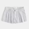 Pantaloni scurți Hollister Livvy cu talie joasă din amestec de in Pantaloni scurți Hollister Livvy cu talie joasă din amestec de in