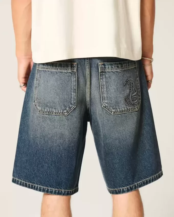 Pantaloni scurți largi din denim cu grafic șarpe