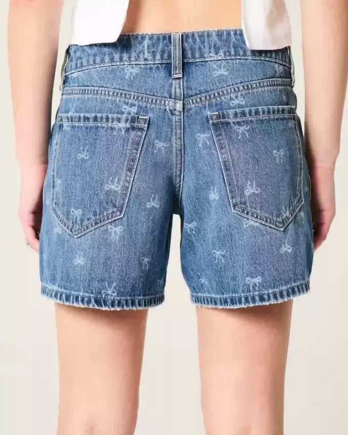 Pantaloni scurți largi din denim cu talie joasă Pantaloni scurți largi din denim cu talie joasă