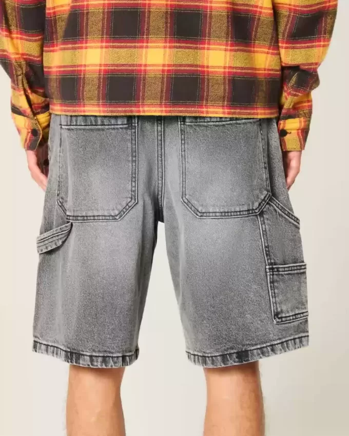 Pantaloni scurți largi din denim negru spalat